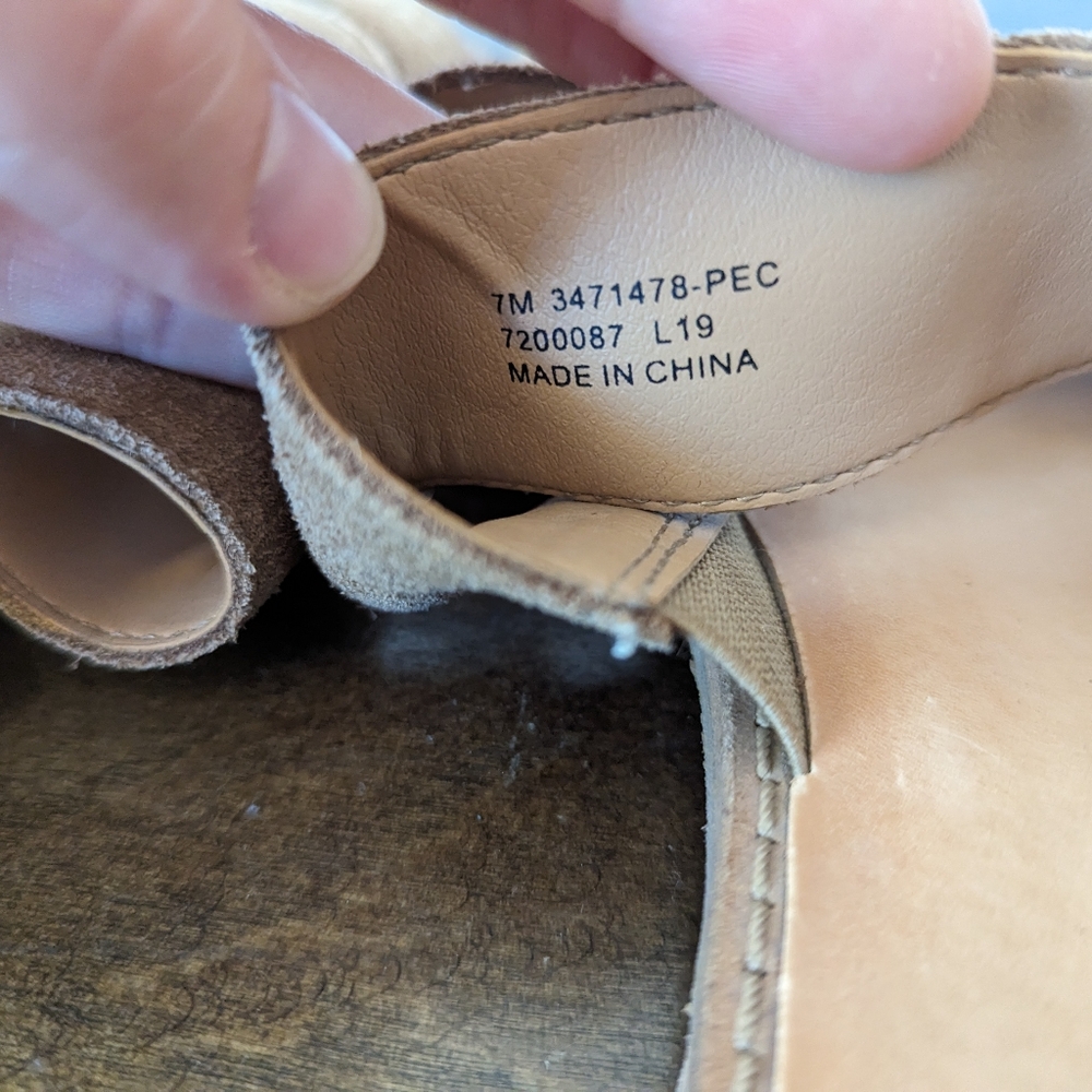 Frye and Co. Evie Three Band Tan Faux Suede Slides Women's Size 7 - Picture 9 of 10